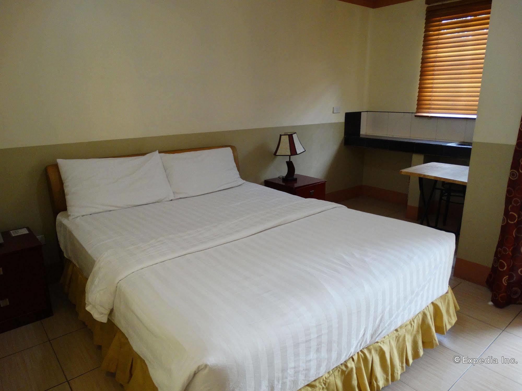 Imperial Ridge Pensión House Tagbilaran City Exterior foto